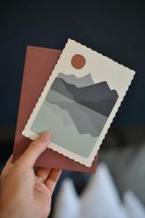 nachhaltige Postkarte Bergblick für Outdoorfans & Bergfreunde 